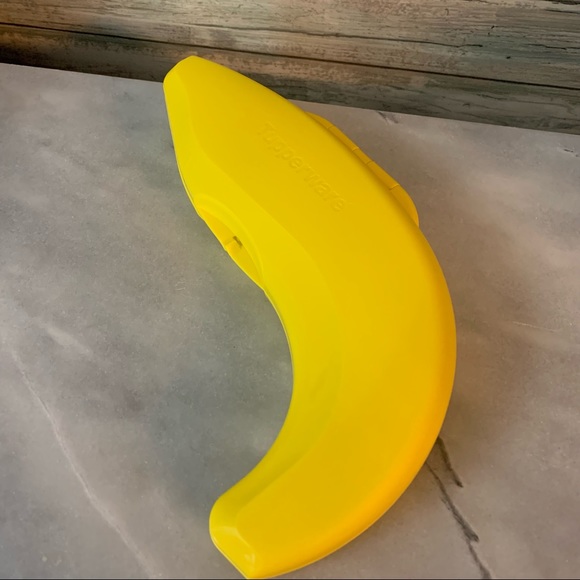 Tupperware Limited Edition Banana Keeper Case Yellow - Picture 2 of 7